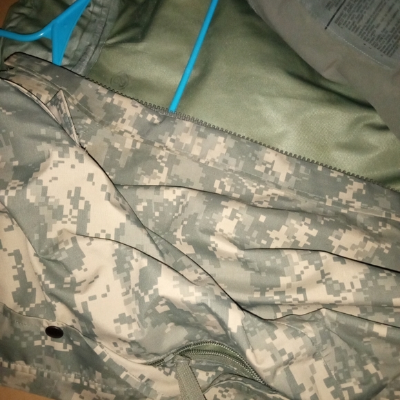 brand new without tags military issued jacket - Picture 5 of 7